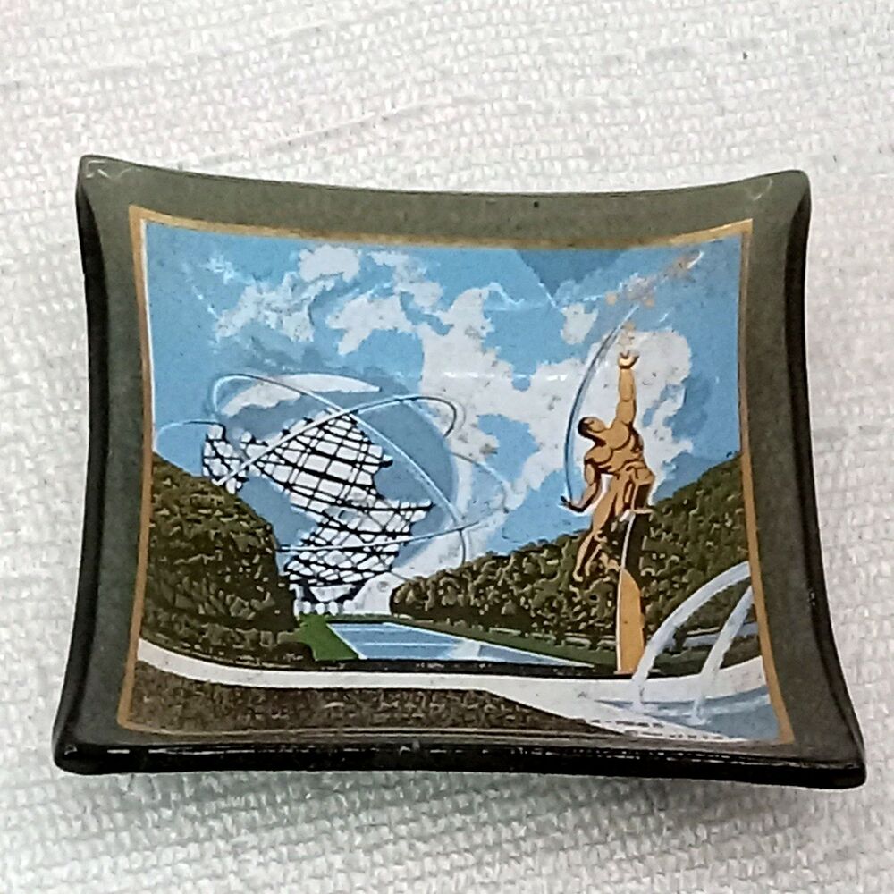 Black Glass New York Unisphere Rocket Thrower Fair Mini Tray